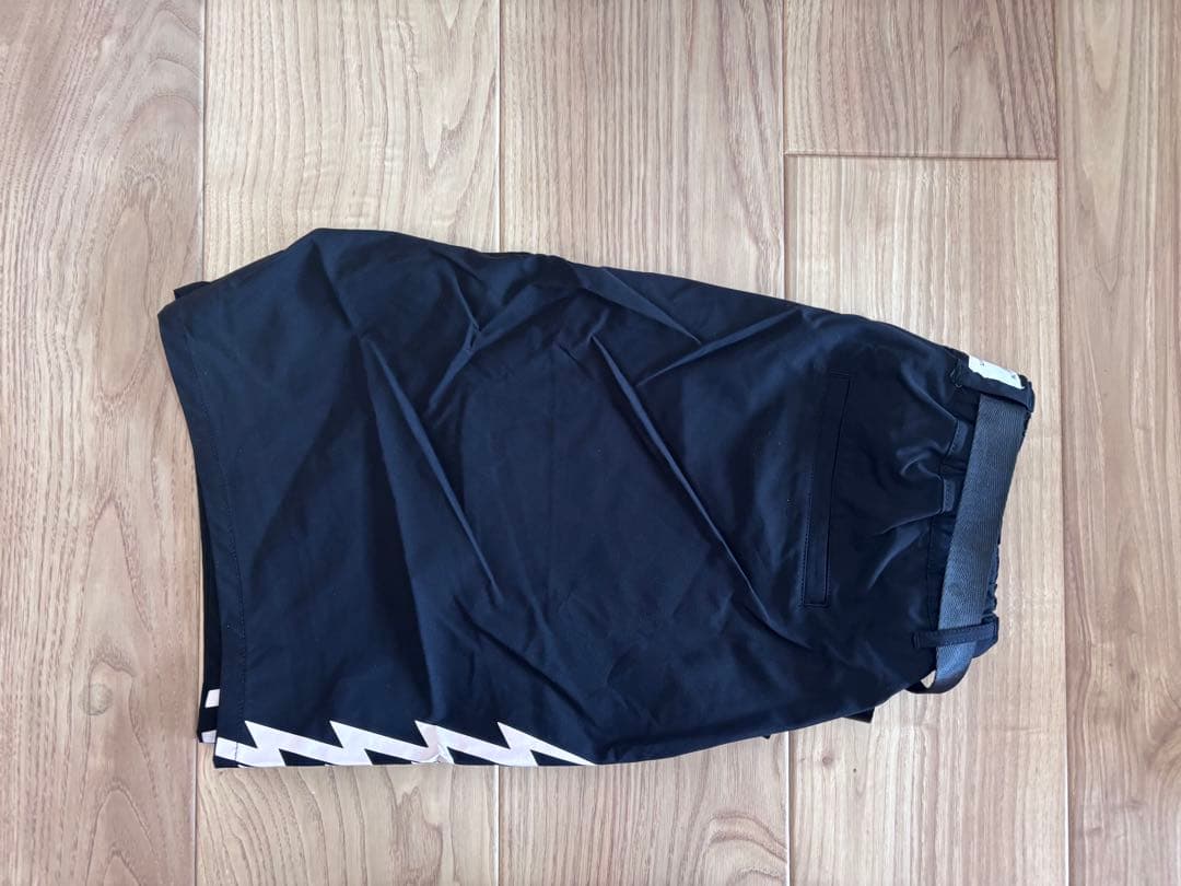 THUNDER STRIPES ADJUSTABLE SHORT クロ　Mサイズ