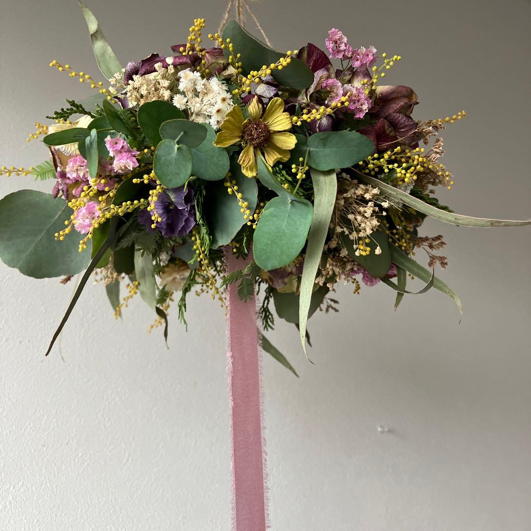 ミモザの蕾とアンティーク紫陽花の春待ちフライングリース　ひな祭り　スターチス