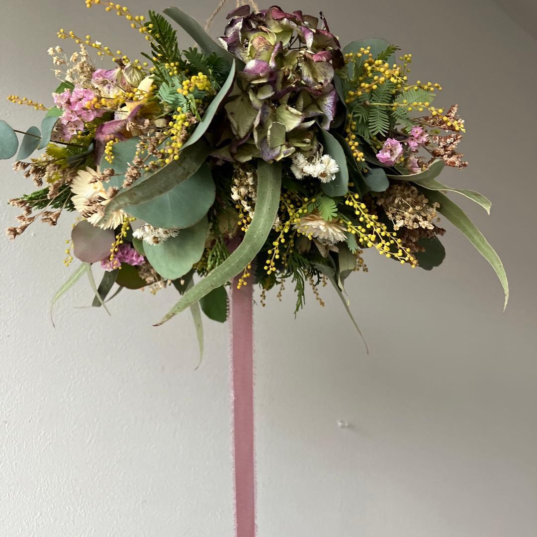 ミモザの蕾とアンティーク紫陽花の春待ちフライングリース　ひな祭り　スターチス