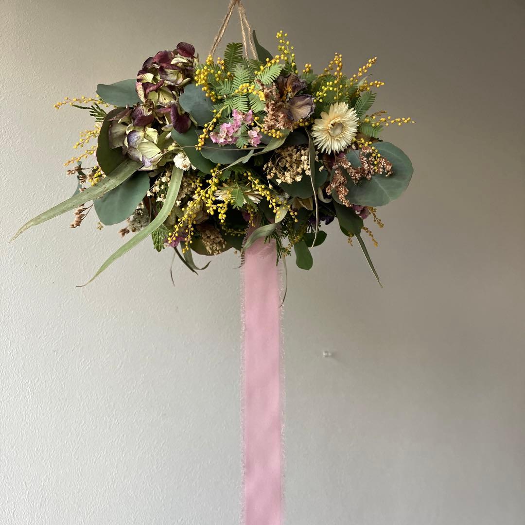 ミモザの蕾とアンティーク紫陽花の春待ちフライングリース　ひな祭り　スターチス