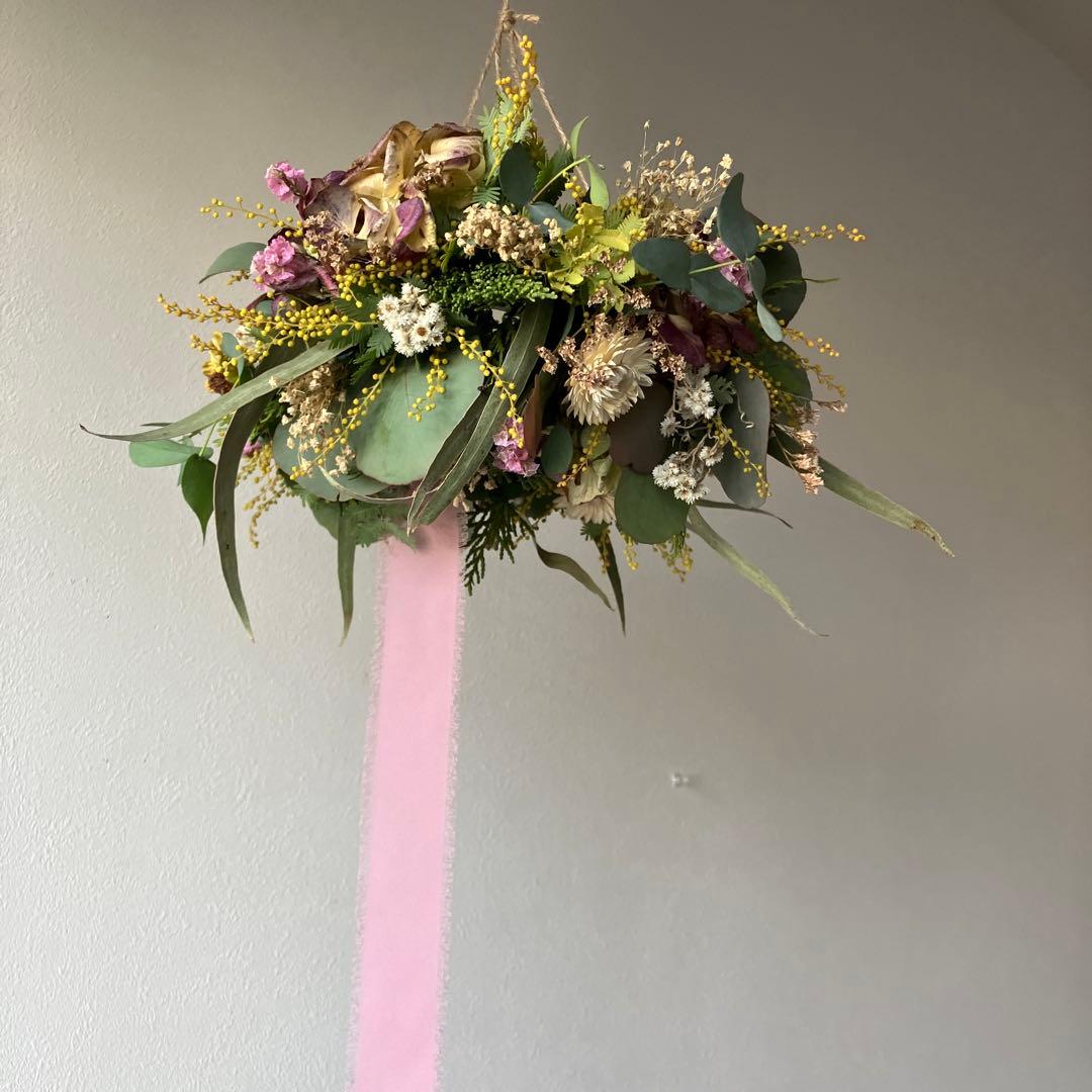 ミモザの蕾とアンティーク紫陽花の春待ちフライングリース　ひな祭り　スターチス