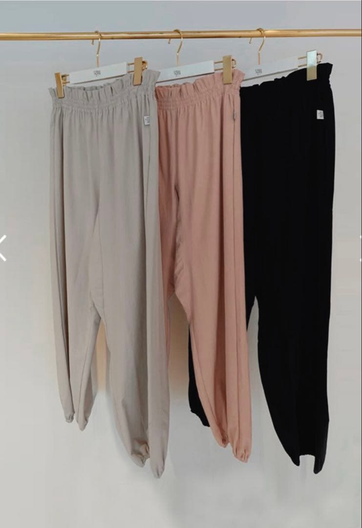 新品未使用　stina Retune. warm up pants