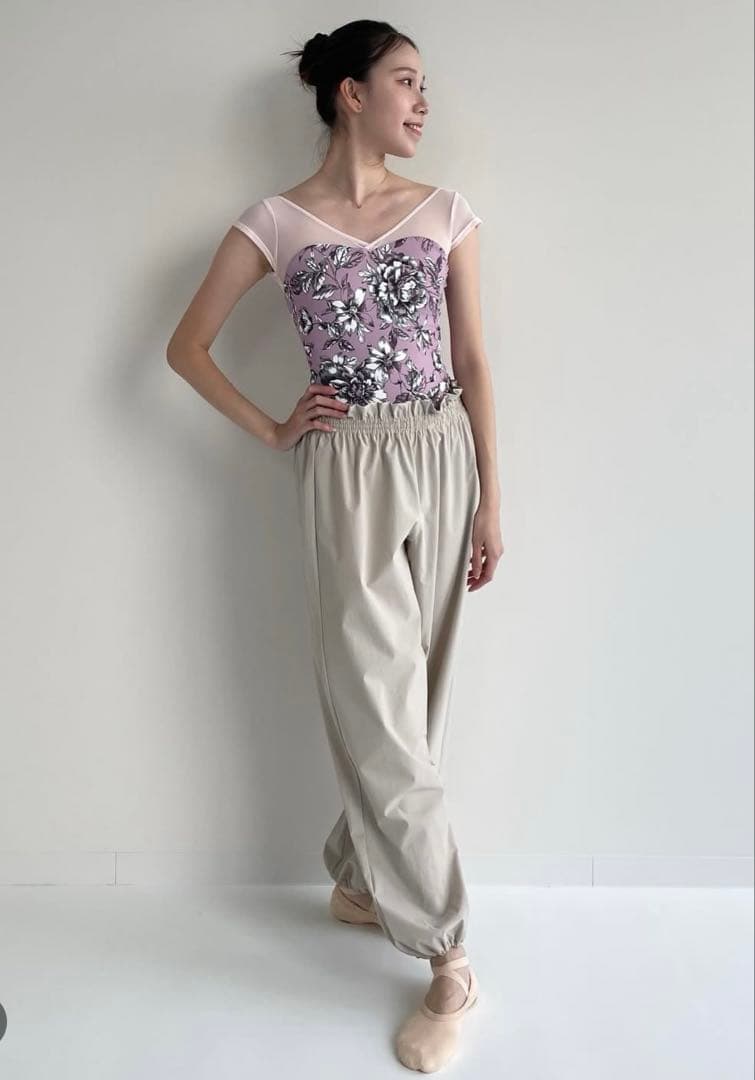 新品未使用　stina Retune. warm up pants