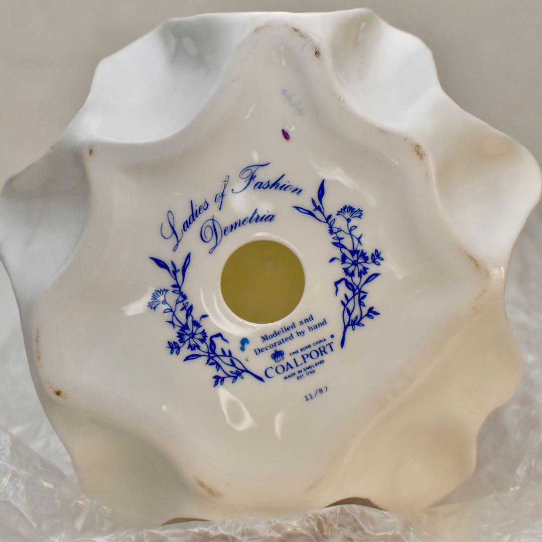 COALPORT　紫と白の女性像 置物
