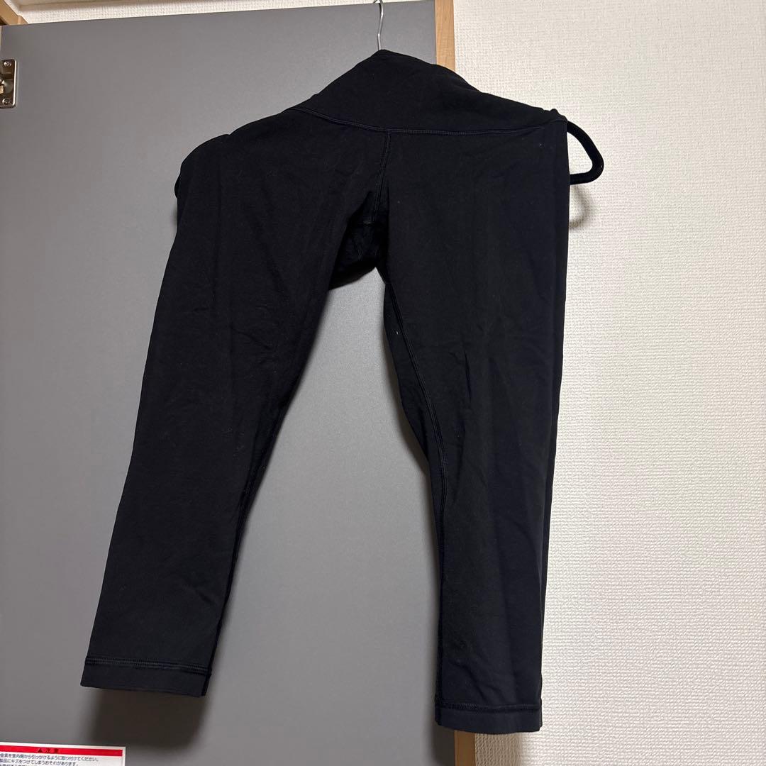 Lululemon ブラック ヨガパンツ　7分丈