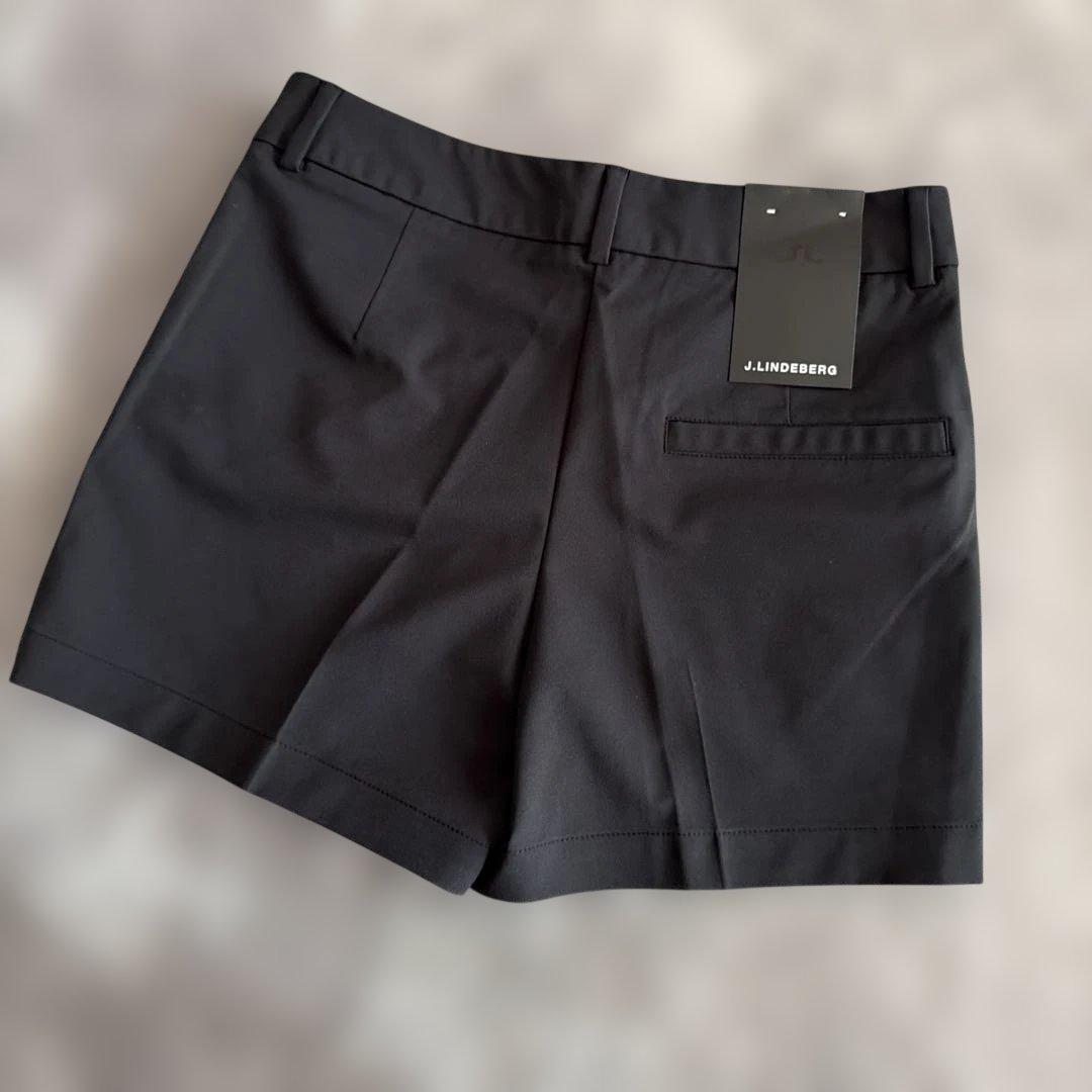 【新品タグ付】J.LINDBERG♪ブラック ショートパンツ 25