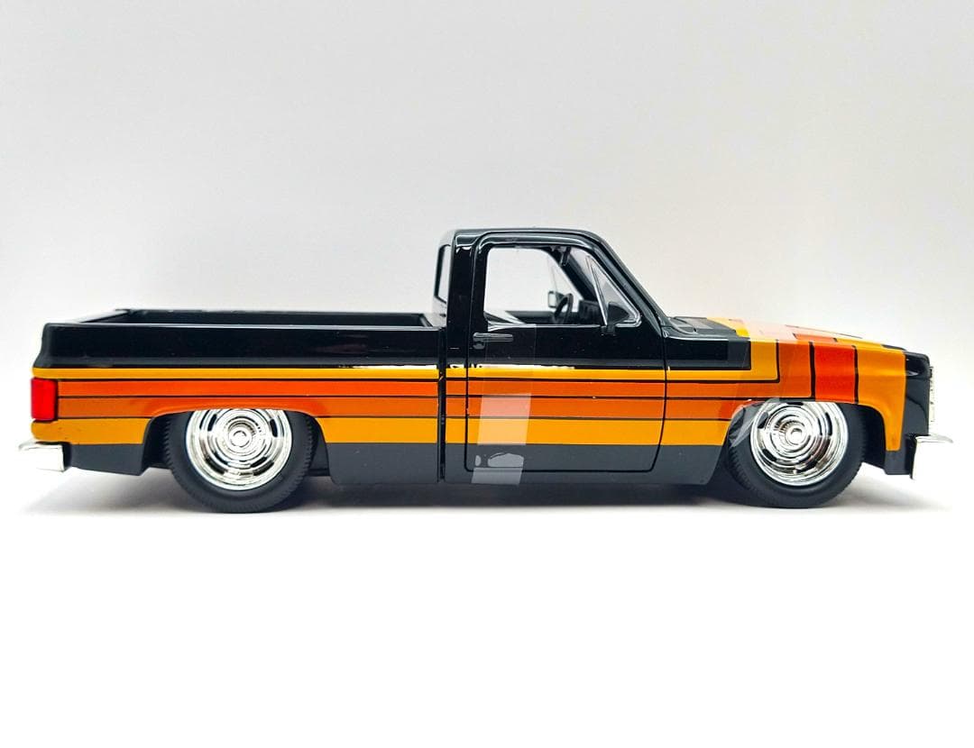 ミニカー JADA Mijo 1/24 1985 CHEVROLET C10 BLACK