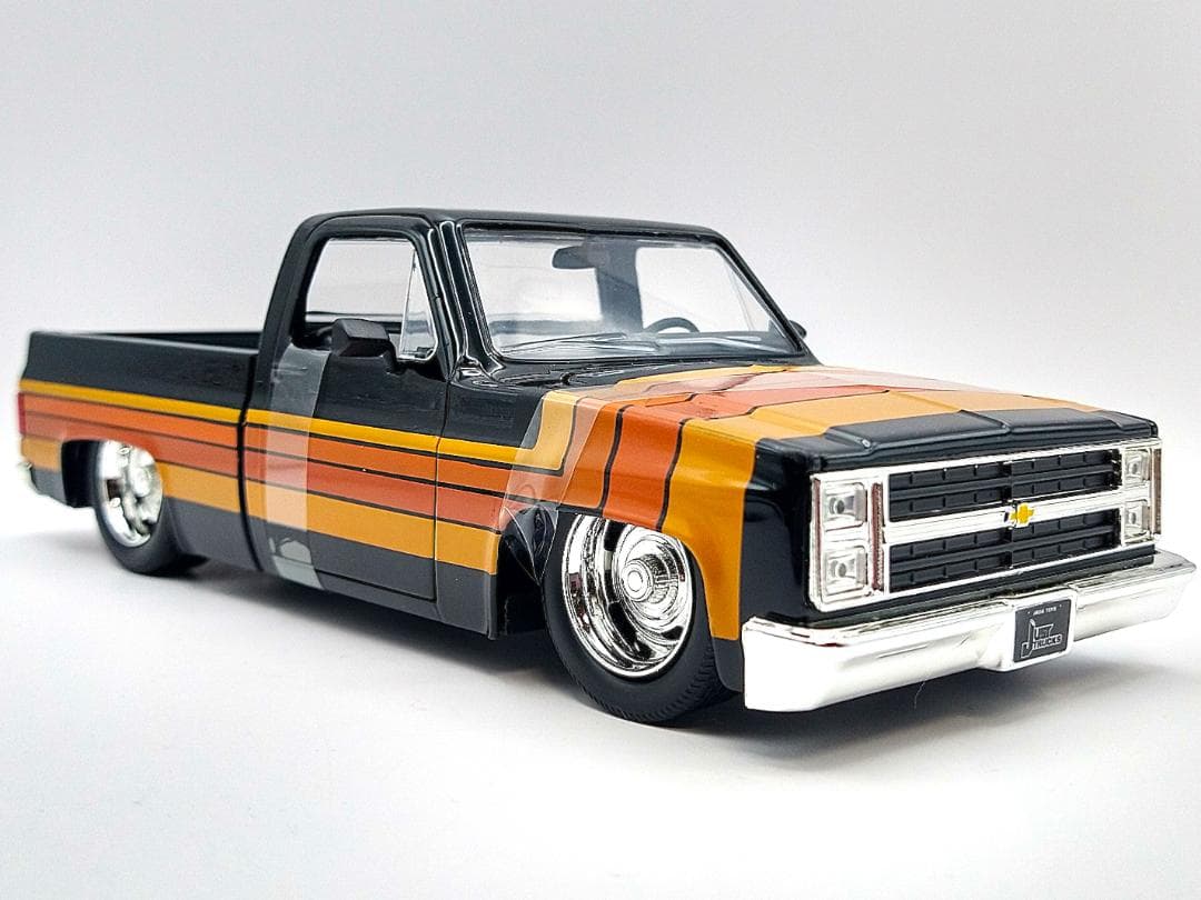 ミニカー JADA Mijo 1/24 1985 CHEVROLET C10 BLACK