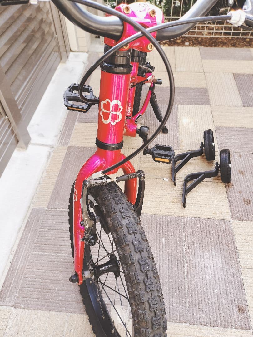 【川崎市内引渡希望】ヨツバサイクル　ピンク　１６インチ