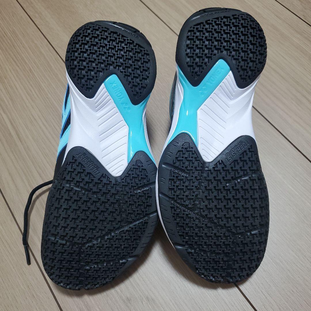 【新品未使用】YONEX バドミントンシューズ ブラック/ライトブルー