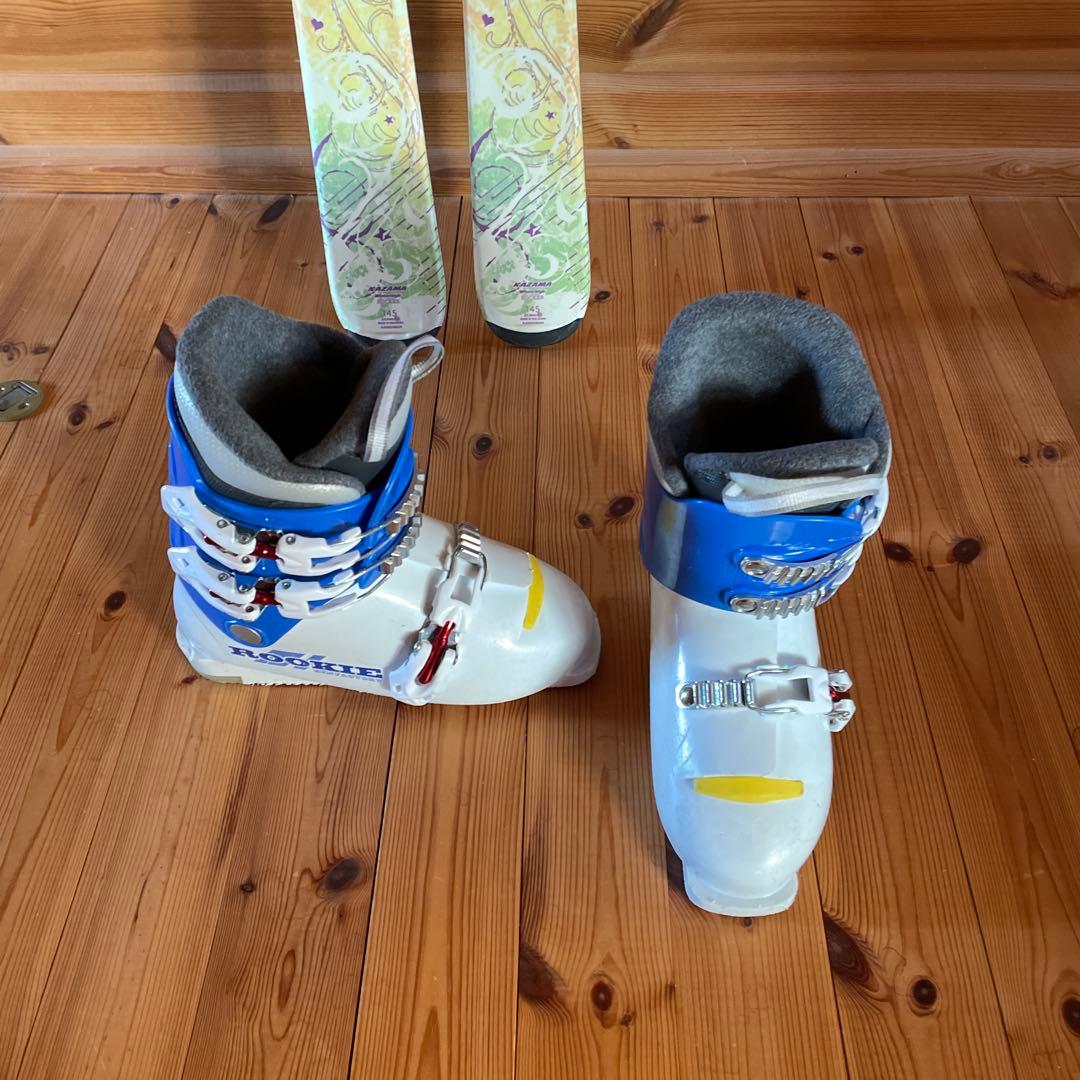 レディーススキー板とブーツ