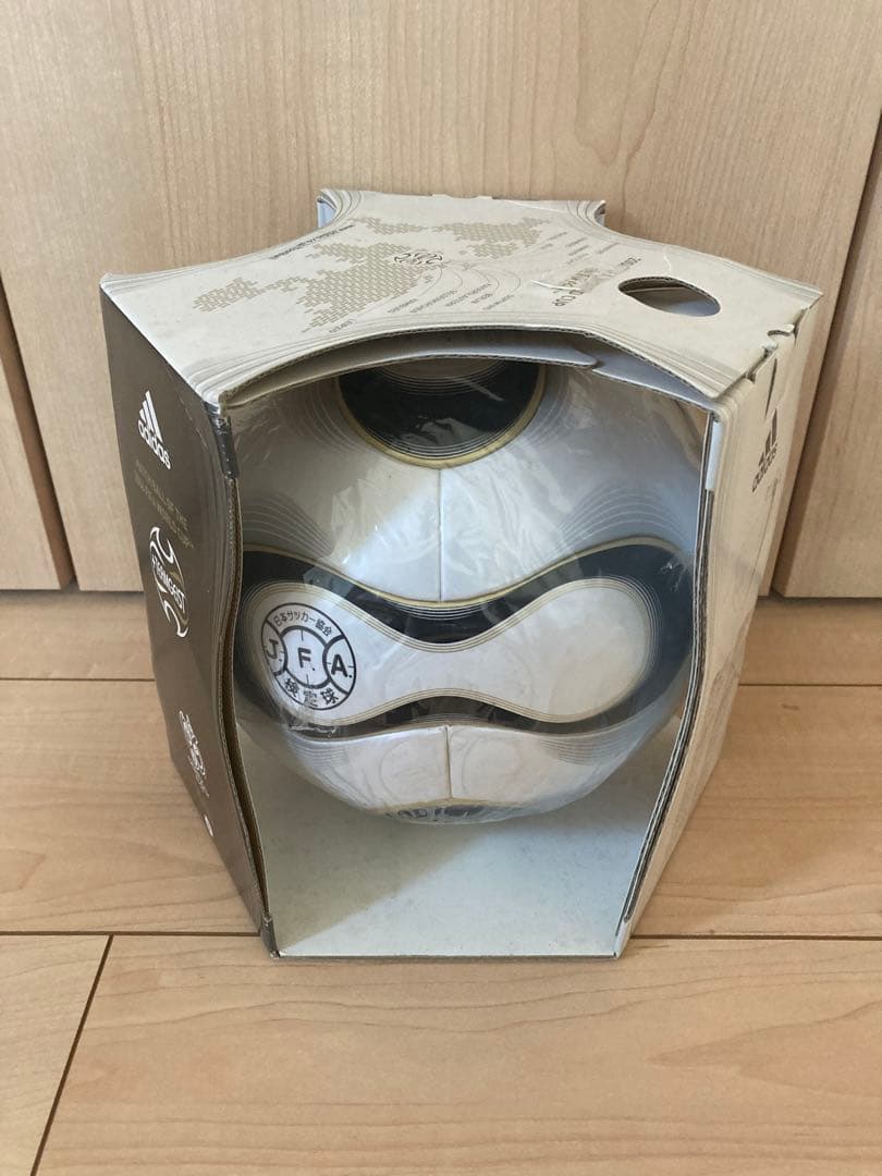 ラスト一つ　チームガイスト サッカーボール ５号球 公式球　TEAM GEIST