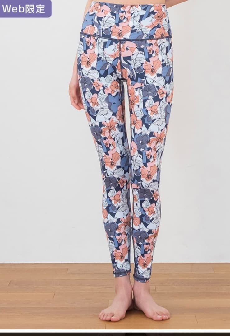 【美品】SUKALA 　ペイント風花柄　セットアップ　オンライン限定　Mサイズ