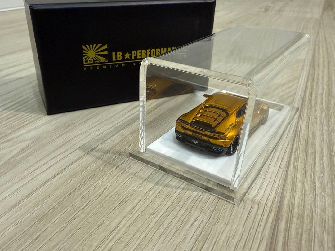 ONEMODEL LB★ Lamborghini Huracan ゴールド