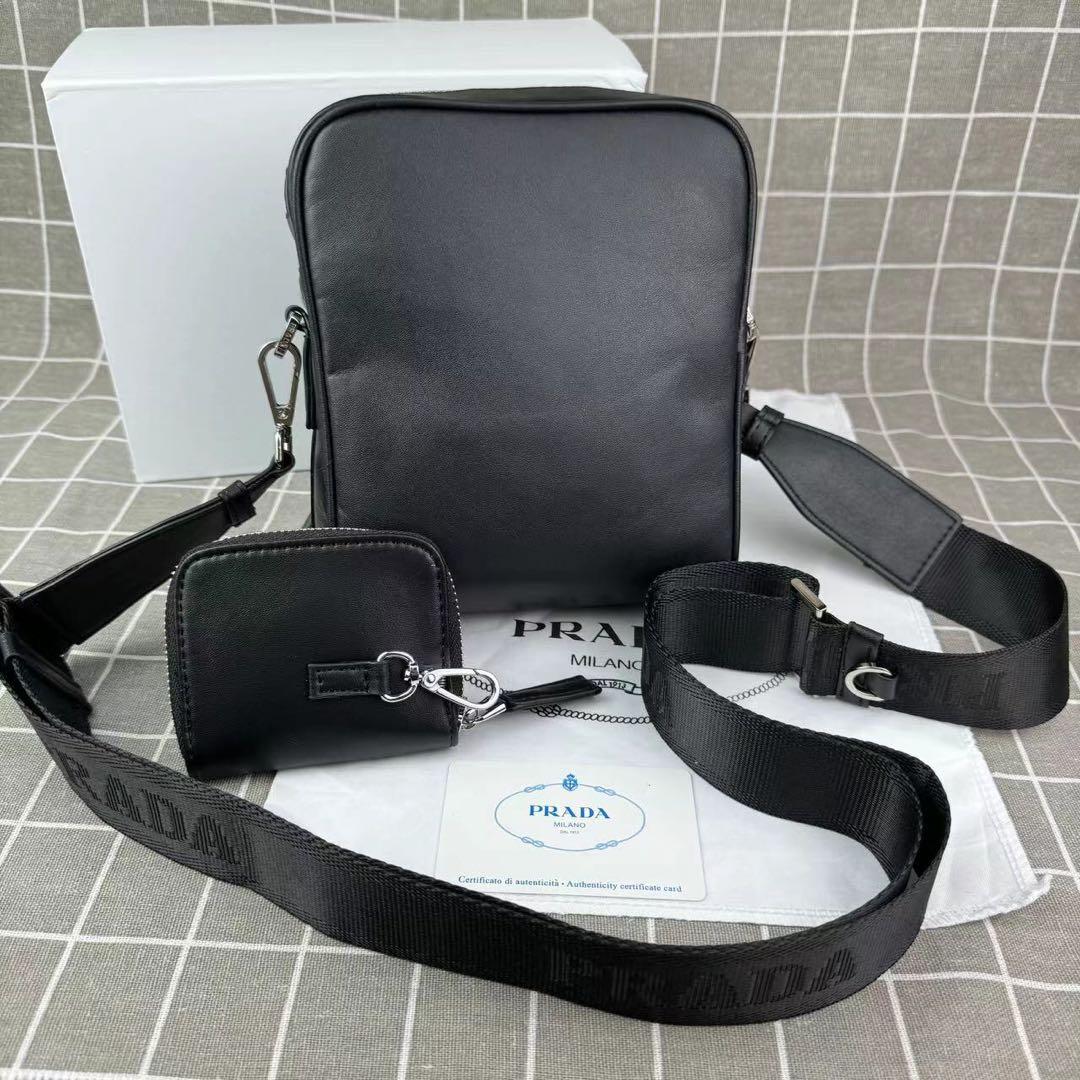 ノベルティ PRADA プラダ レザー ショルダーバッグ