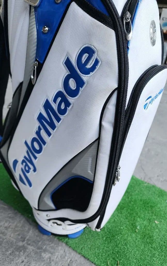 ・お盆最終値下げ　TaylorMade キャディバッグ ホワイト/ブルー