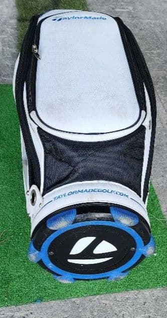 ・お盆最終値下げ　TaylorMade キャディバッグ ホワイト/ブルー