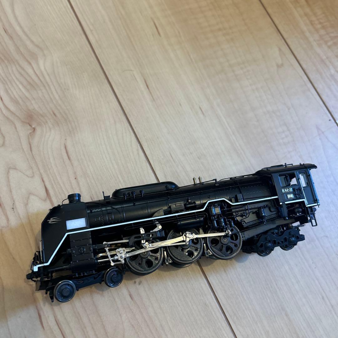 Nゲージ蒸気機関車と貨車のセット