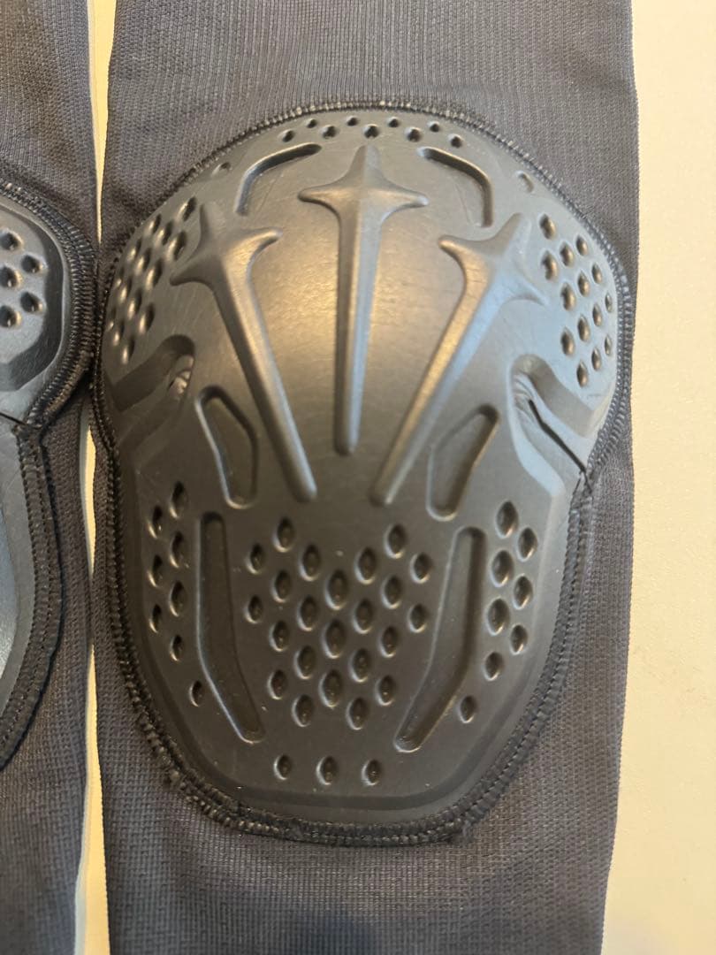 Nike NOCTA アームカバー プロテクター付き ブラック