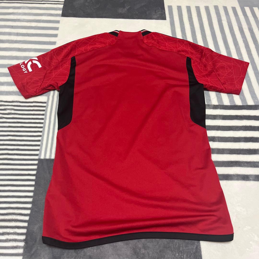 adidas Manchester United シャツ 赤