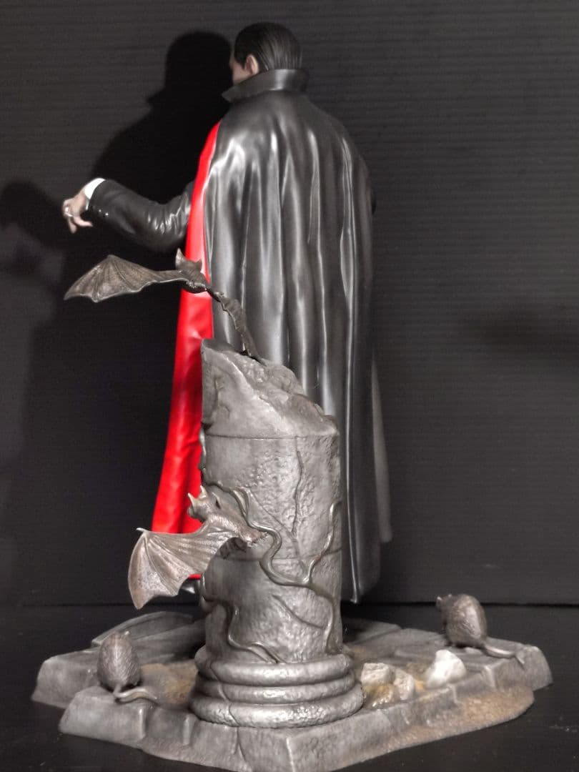 エクスプラス ドラキュラ 1/8スケール 　プラスチックモデルキット完成品