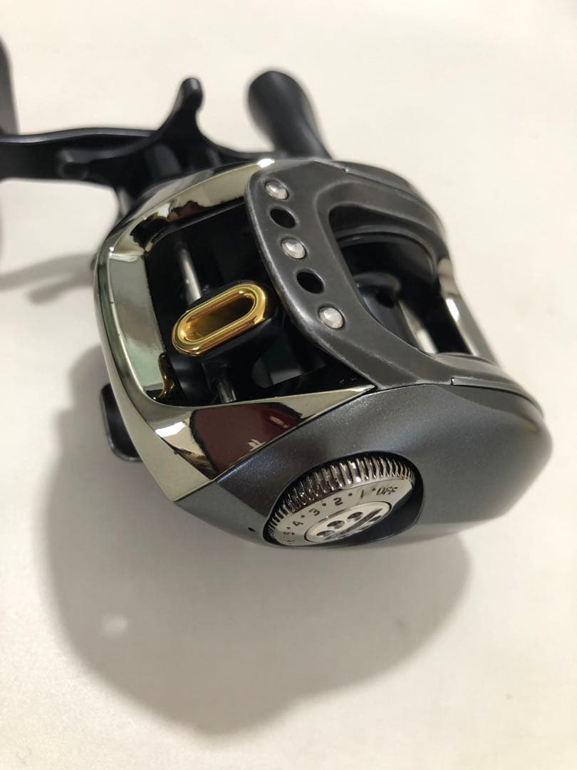 希少・限定deps daiwa ZDV100H