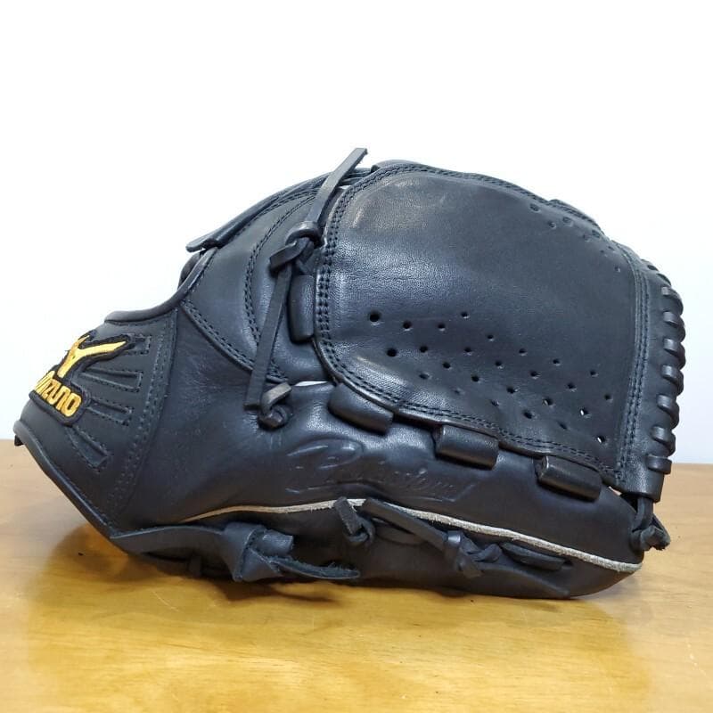 ミズノ MIZUNO 斎藤佑樹モデル 人気商品 レア 美品 投手用 軟式グローブ