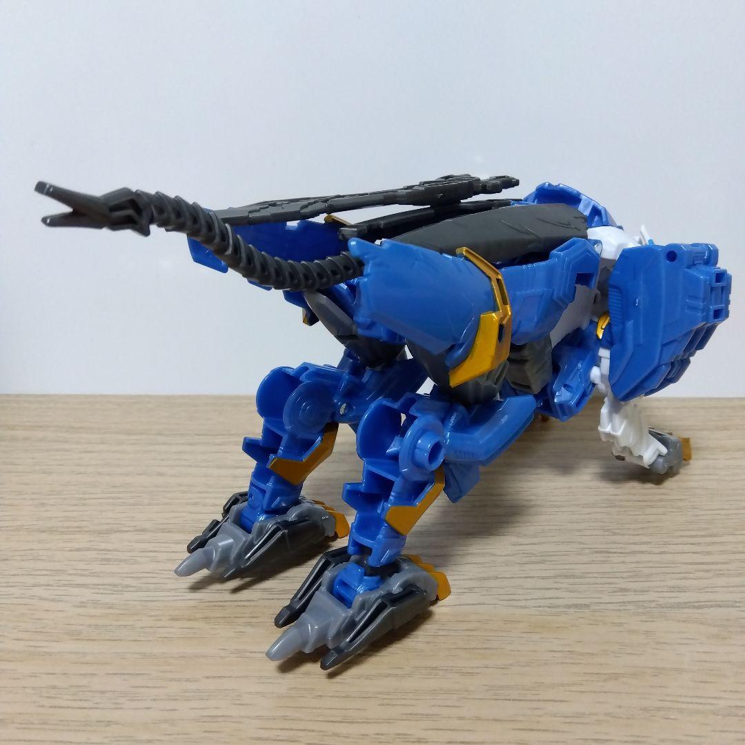 トランスフォーマー レガシー ユナイテッド スターレイダーサンダートロン3パック
