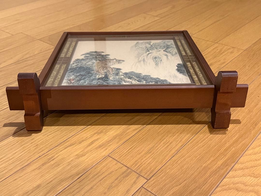 衝立　虎と滝