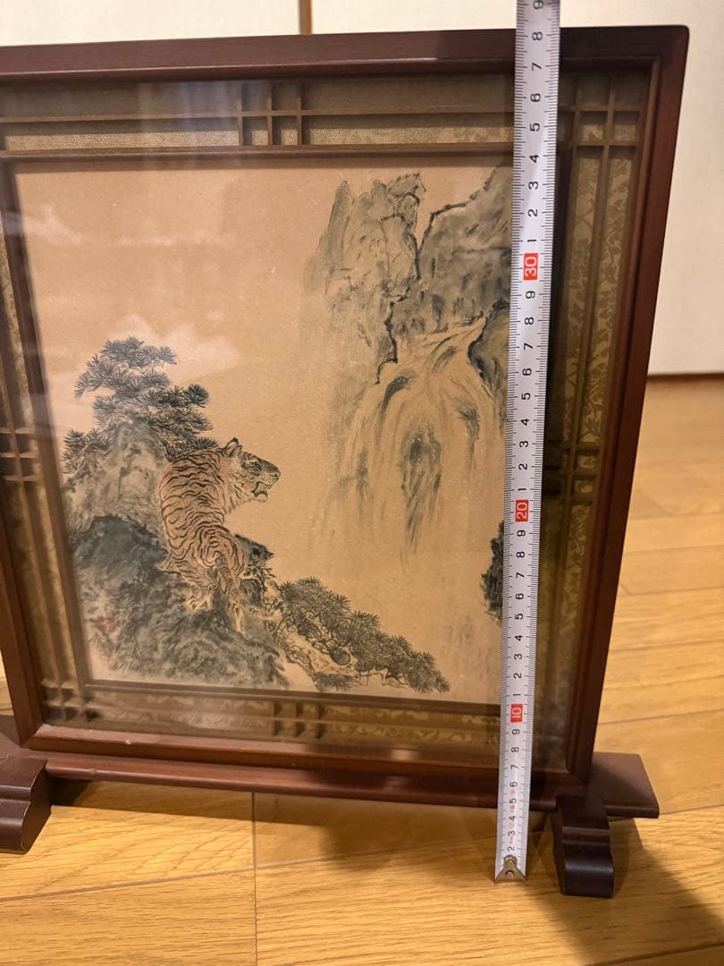 衝立　虎と滝