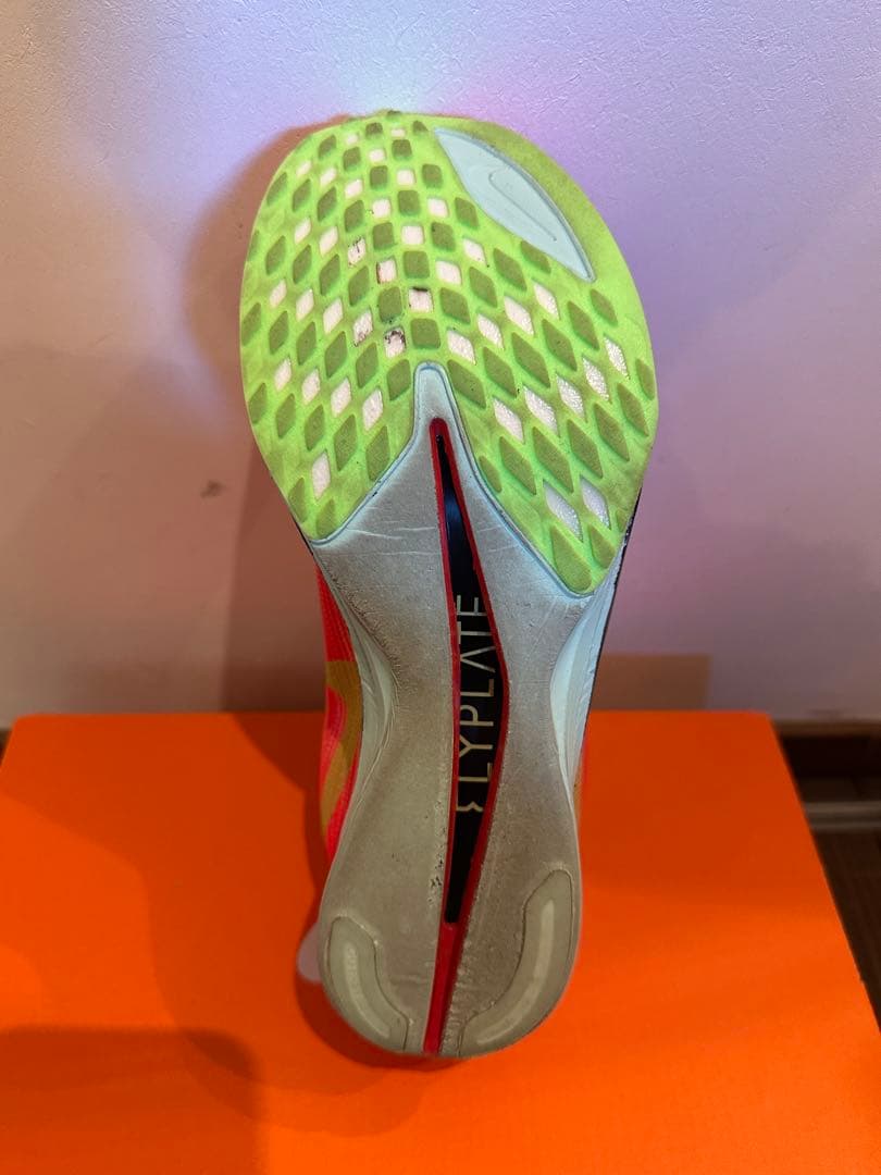 [2月22日限定価格]NIKE ストリークフライ2 24cm