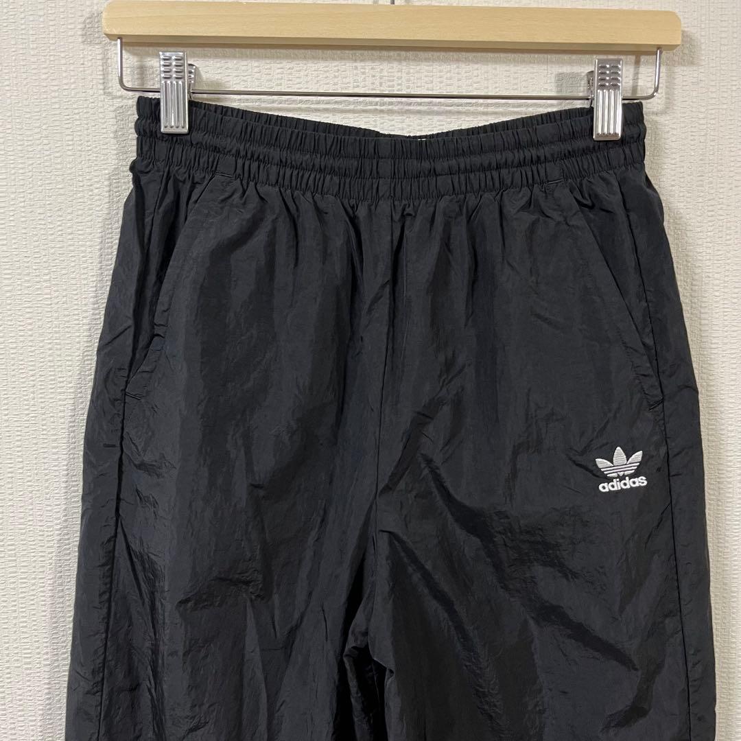 アディダスオリジナルス　トレフォイルビッグロゴ ナイロンパンツ　Mサイズ　美品