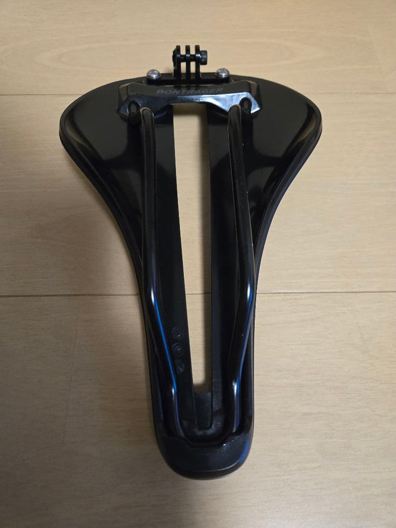 ボントレガー アイオロス COMP サドル 145mm　レックマウント付き