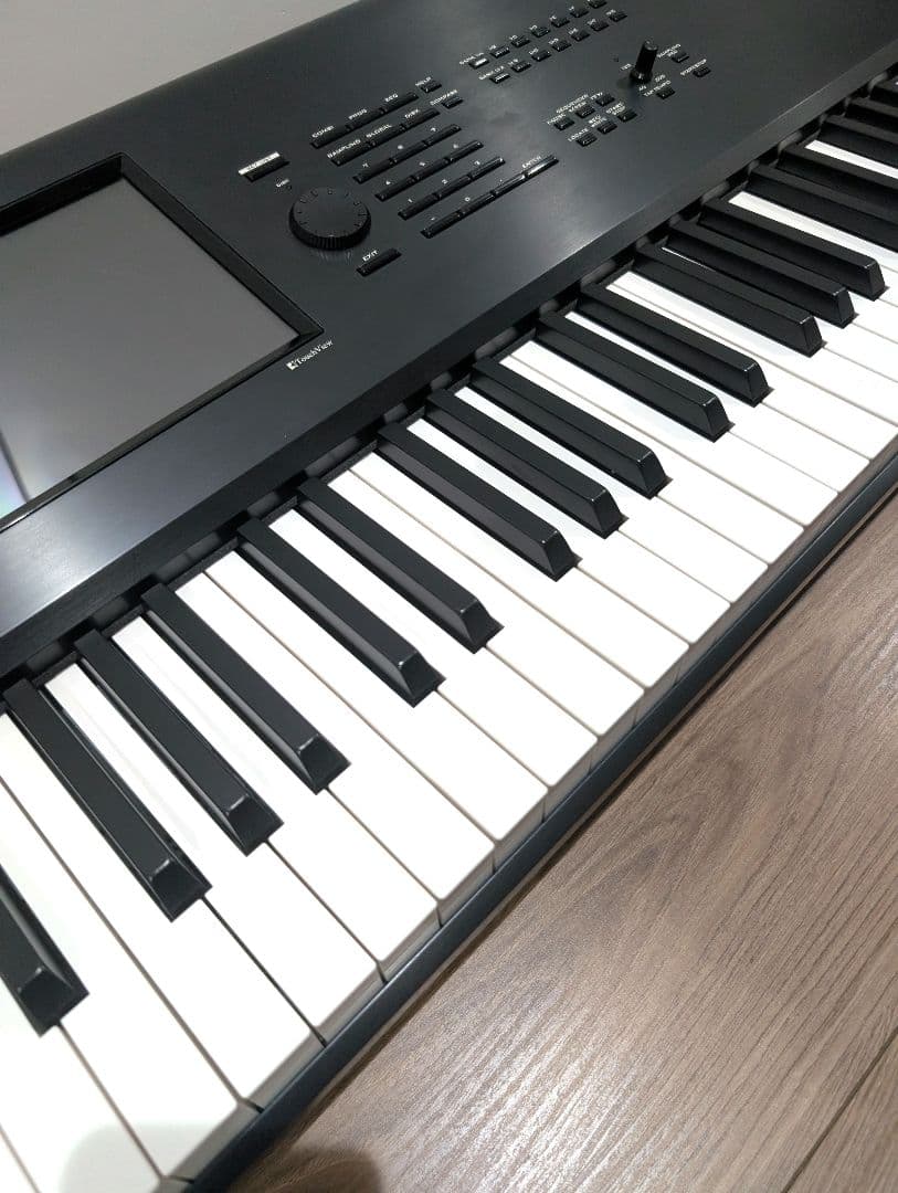KORG KRONOS-73 完動品 キャスター付ケース＆シールド付属
