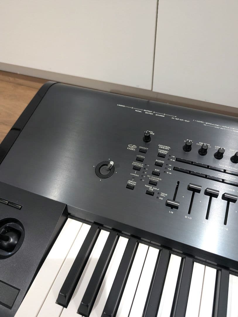KORG KRONOS-73 完動品 キャスター付ケース＆シールド付属
