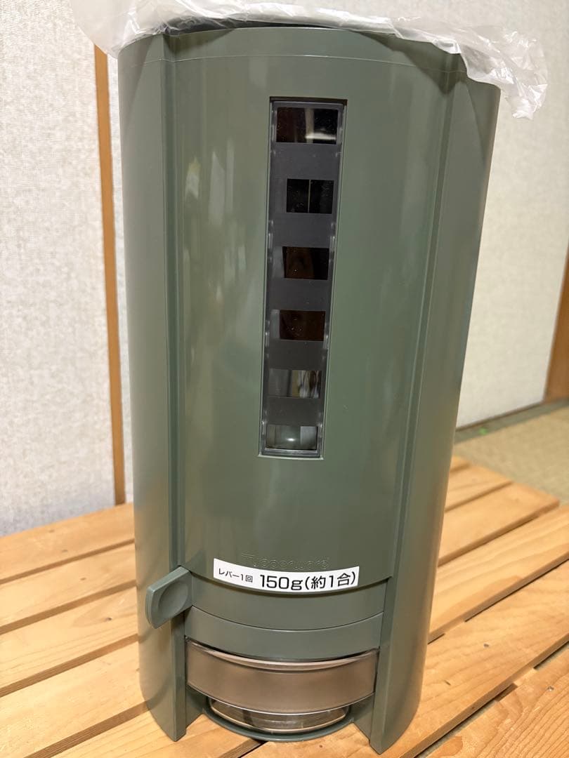【新品・未使用品】タッパーウェア　ライスディスペンサー　米びつ　計量