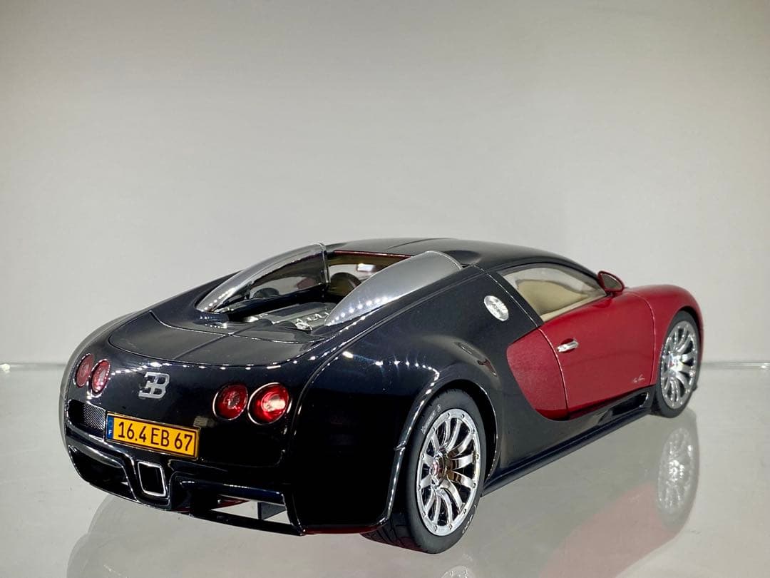 【最安値】autoart 1/18 Bugatti Veyron