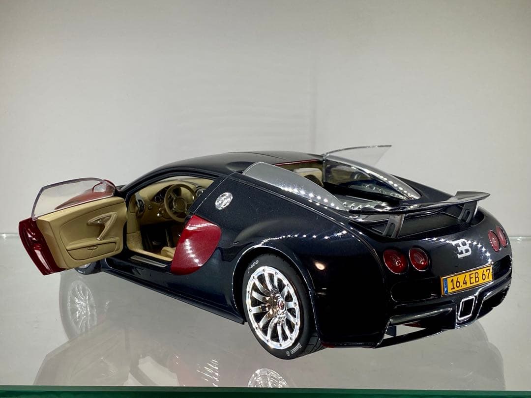 【最安値】autoart 1/18 Bugatti Veyron