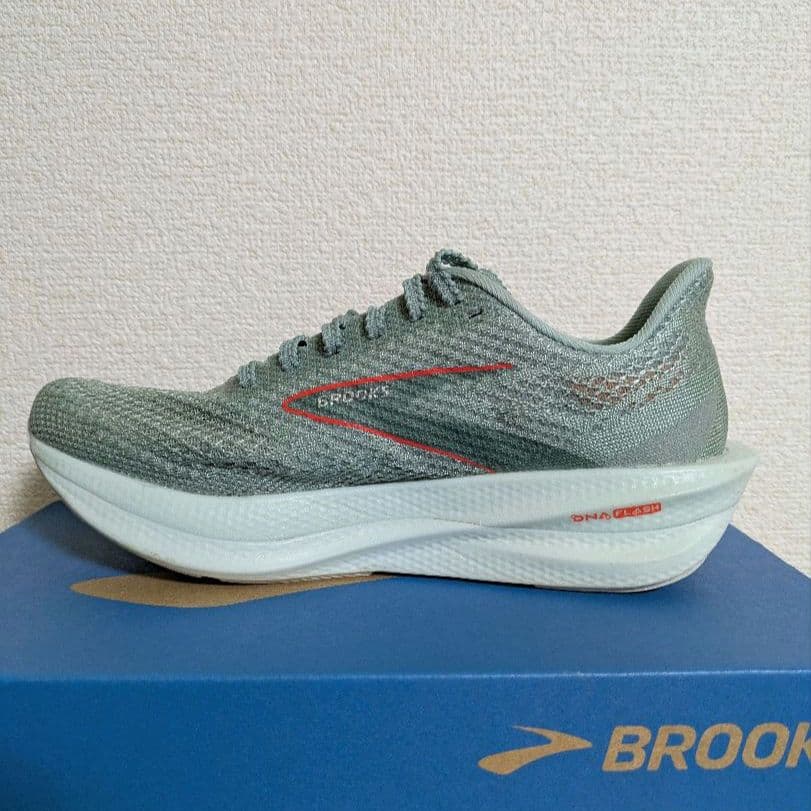 BROOKS ハイペリオンエリート3 24.0