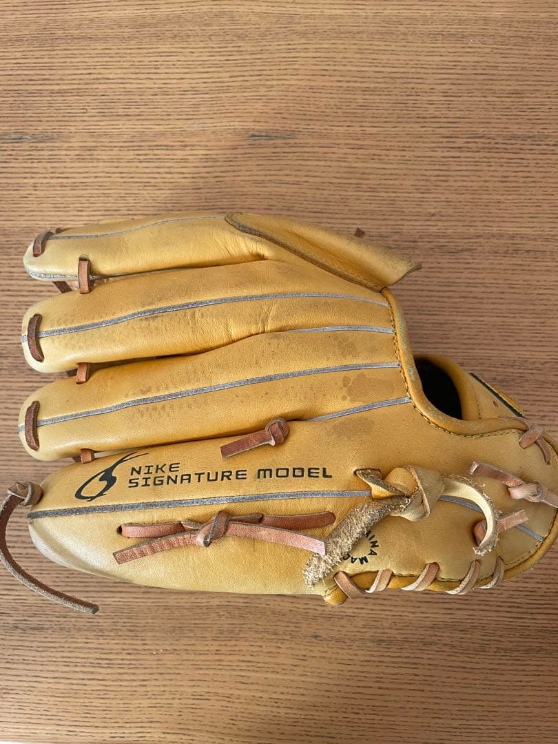 Nike 軟式グローブ 松坂　Signature Model