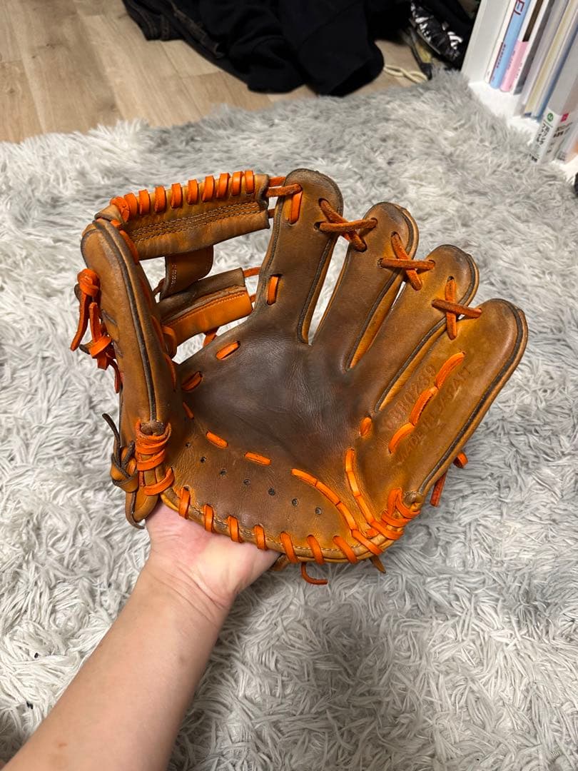 硬式グローブ　内野手用　アンダーアーマー