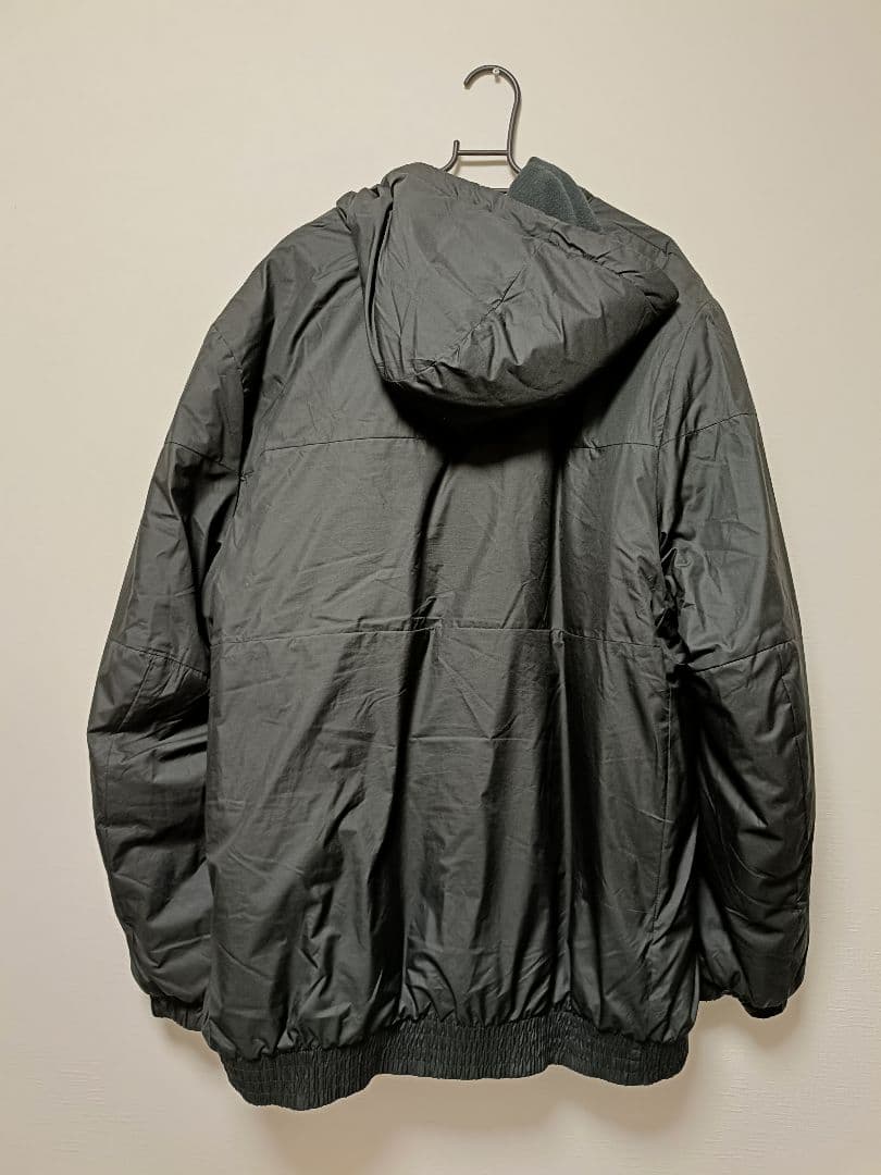 【美品】ナイキ サッカー防寒ジャケットフード付き【匿名配送】