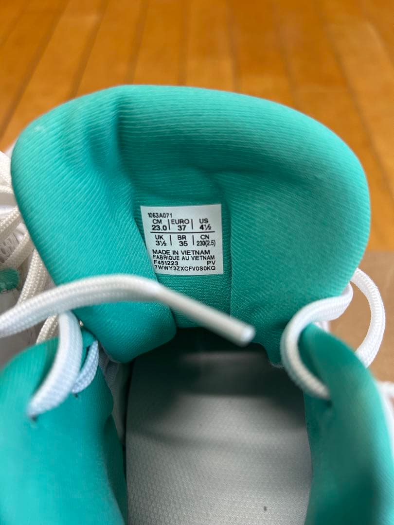 ASICS バッシュ　ホワイト、ミント　NOVA FLOW 23cm