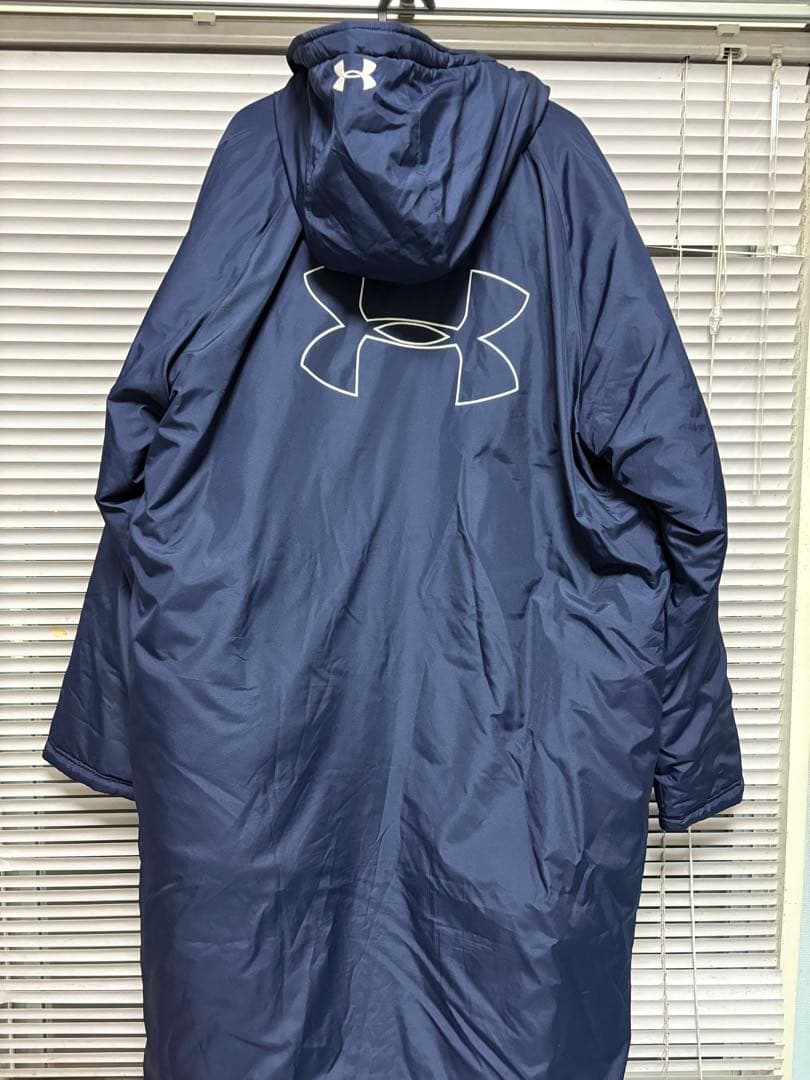 定価2万円　Under Armour ベンチコート ネイビー
