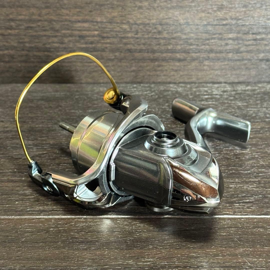 美品 シマノ 16ヴァンキッシュ 4000XG ボディ