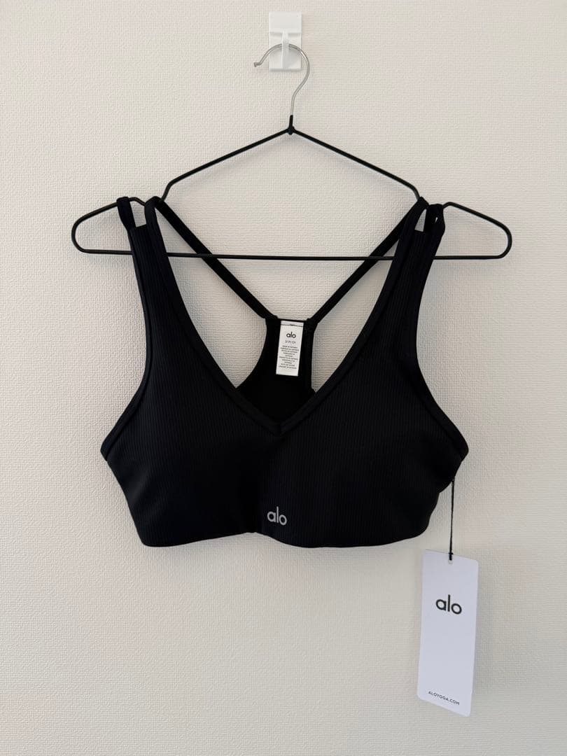 ヨガ・ピラティス alo Airlift Ribbed Jump Start V-Neck Bra
