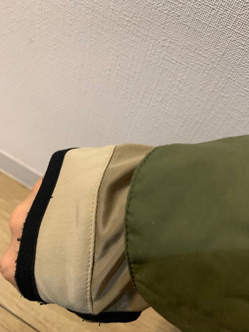 【スノボジャケット】foursquareフォースクウェア（定価4万円程）私服利用