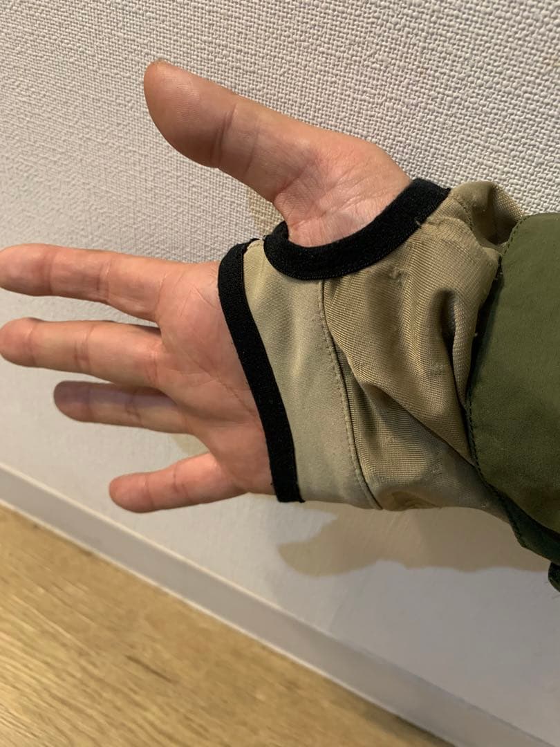 【スノボジャケット】foursquareフォースクウェア（定価4万円程）私服利用