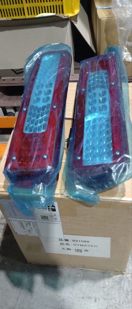 VOLVO、ＵＤクオンテールランプ