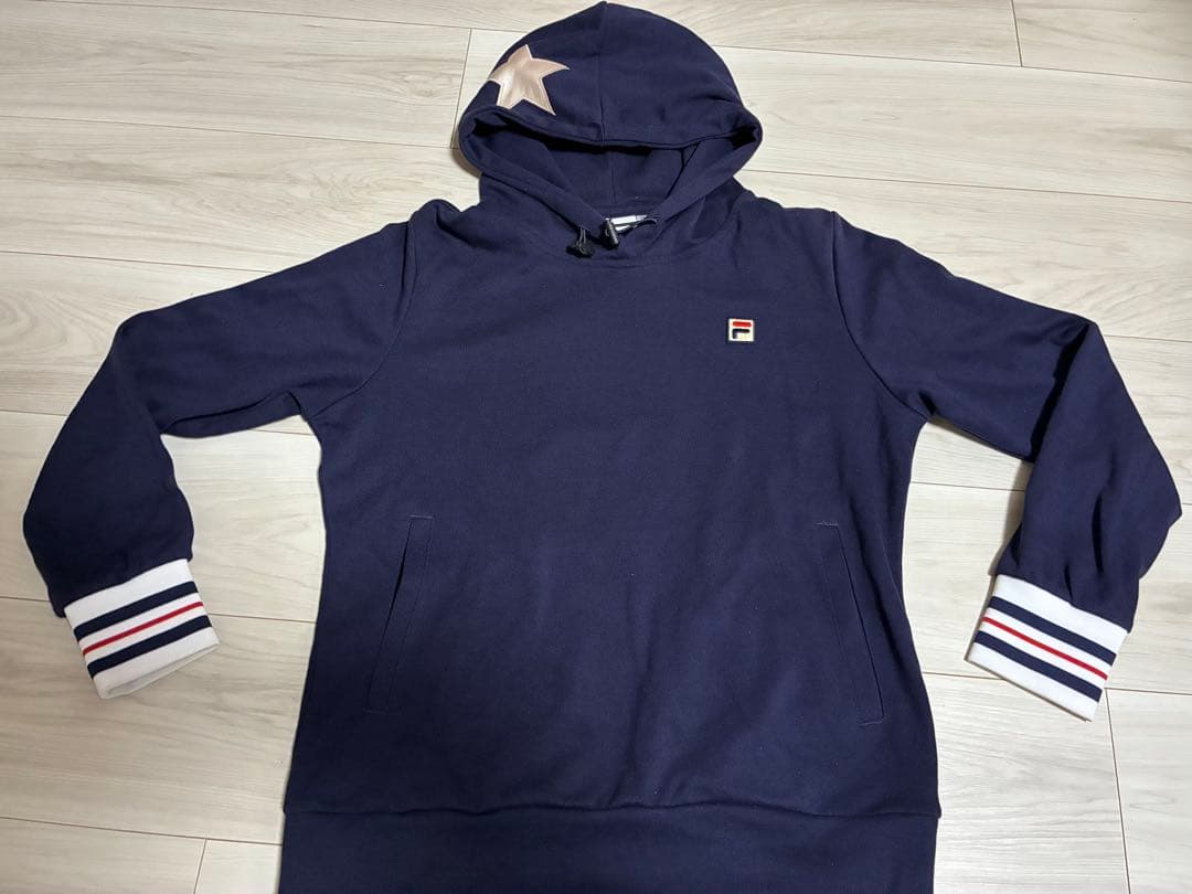 FILA ネイビー フード付きスウェットセットアップ